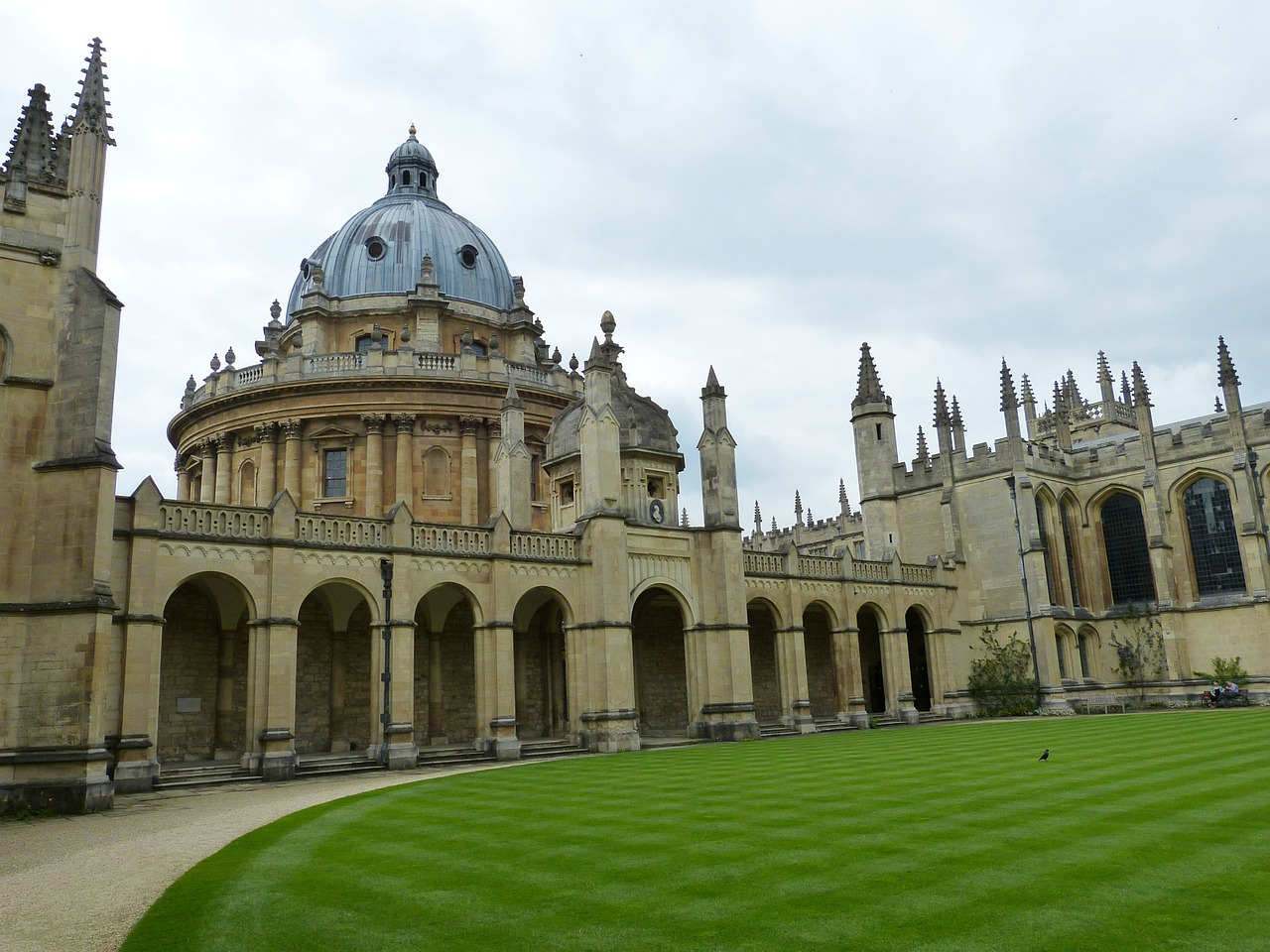 Oxford w Anglii – jak zaplanować podróż i zwiedzić słynne miasto